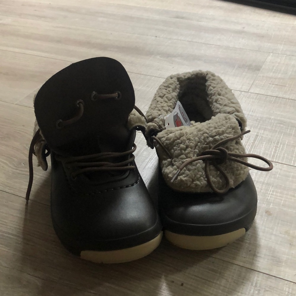 NWT Crocs Blitzen Luxe Bootie